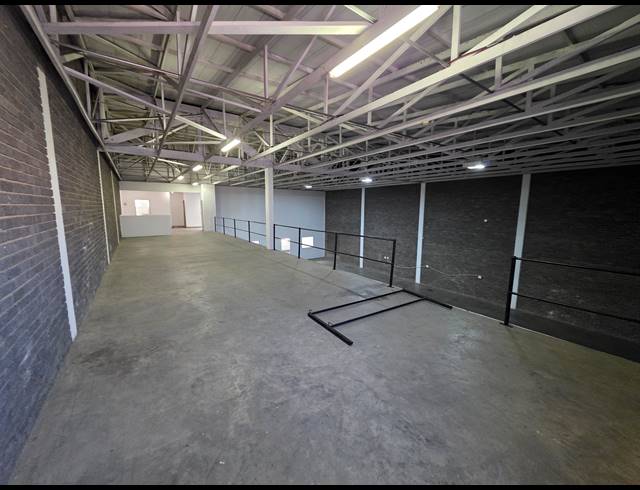 550M² WAREHOUSE TO LET IN STORMILL